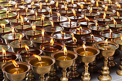 拉瑞安祝中国玩家中秋快乐 皎月如盘团圆美满